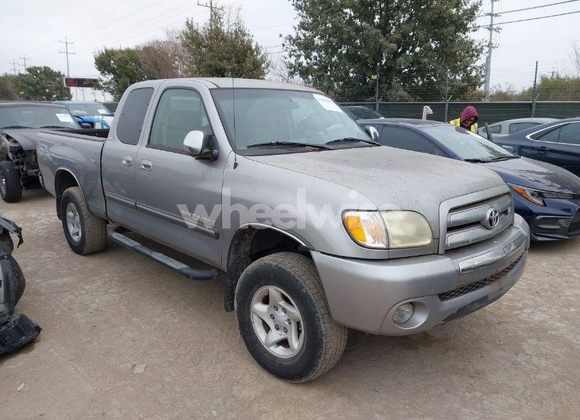 2004 Toyota Tundra SR5 V8 (VIN 5TBRT34124S451400) main photo