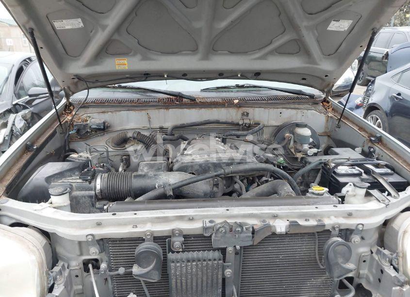 Photo 10 of 2004 Toyota Tundra SR5 V8 (VIN 5TBRT34124S451400)