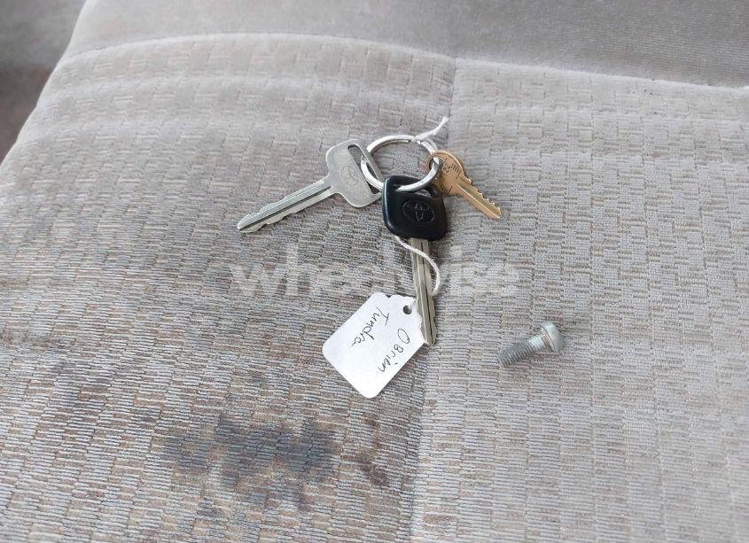 Photo 11 of 2004 Toyota Tundra SR5 V8 (VIN 5TBRT34124S451400)