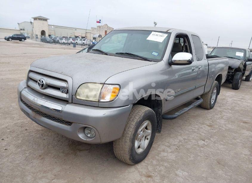Photo 2 of 2004 Toyota Tundra SR5 V8 (VIN 5TBRT34124S451400)