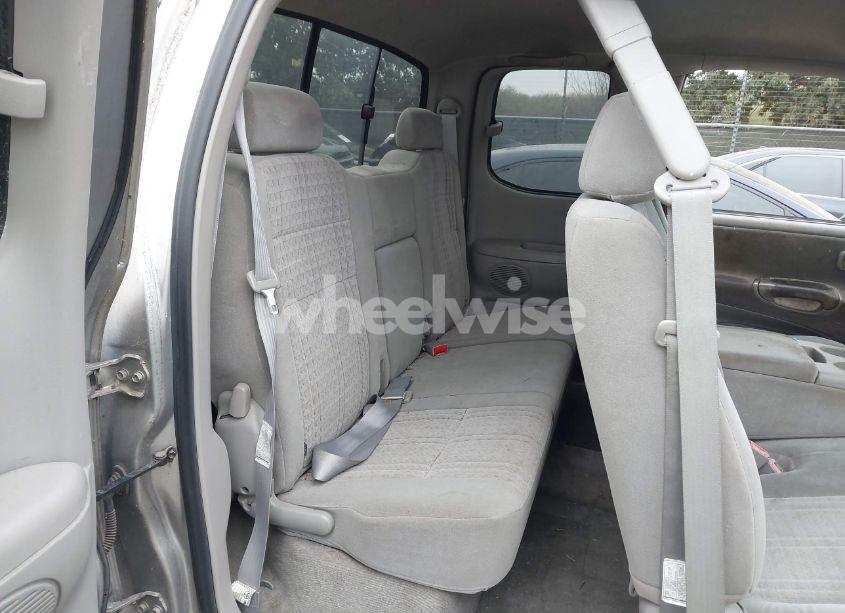 Photo 8 of 2004 Toyota Tundra SR5 V8 (VIN 5TBRT34124S451400)