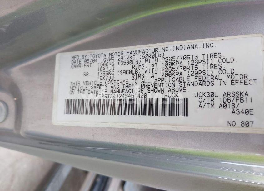 Photo 9 of 2004 Toyota Tundra SR5 V8 (VIN 5TBRT34124S451400)