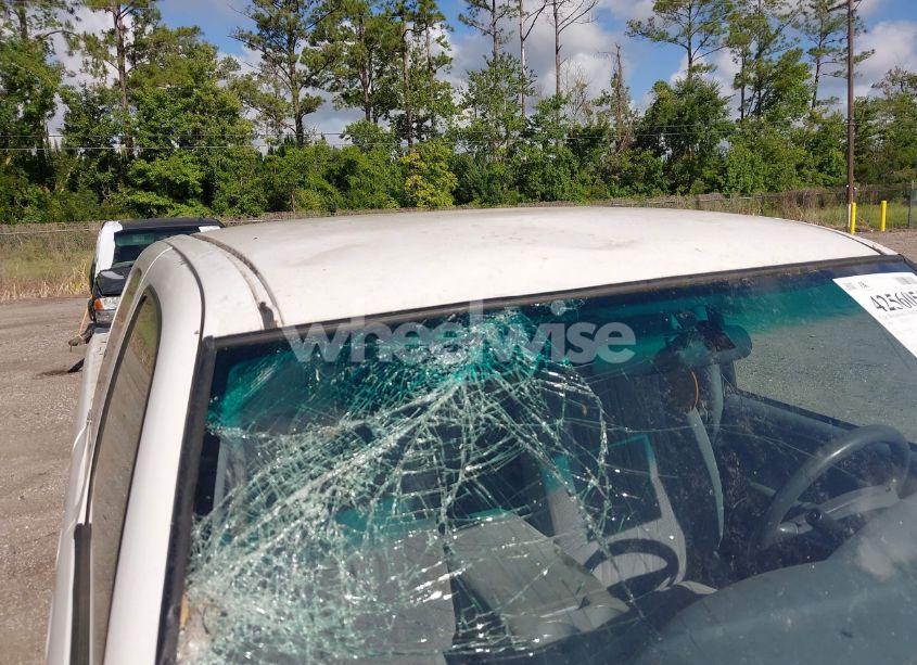 Photo 12 of 2000 Toyota Tundra SR5 V8 (VIN 5TBRT3412YS003034)