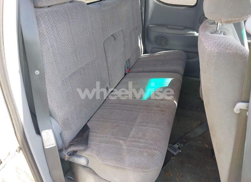 Photo 8 of 2000 Toyota Tundra SR5 V8 (VIN 5TBRT3412YS003034)