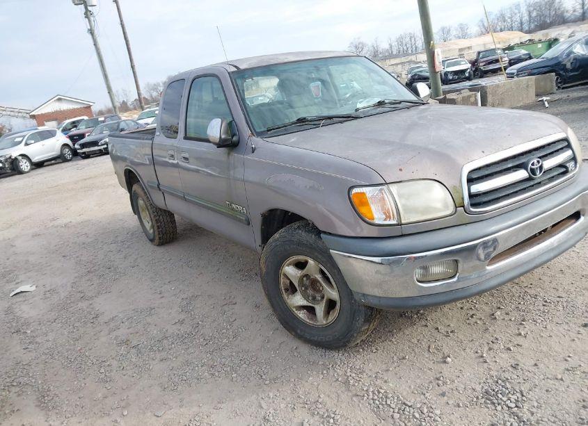 2000 Toyota Tundra SR5 V8 (VIN 5TBRT3412YS060849) main photo
