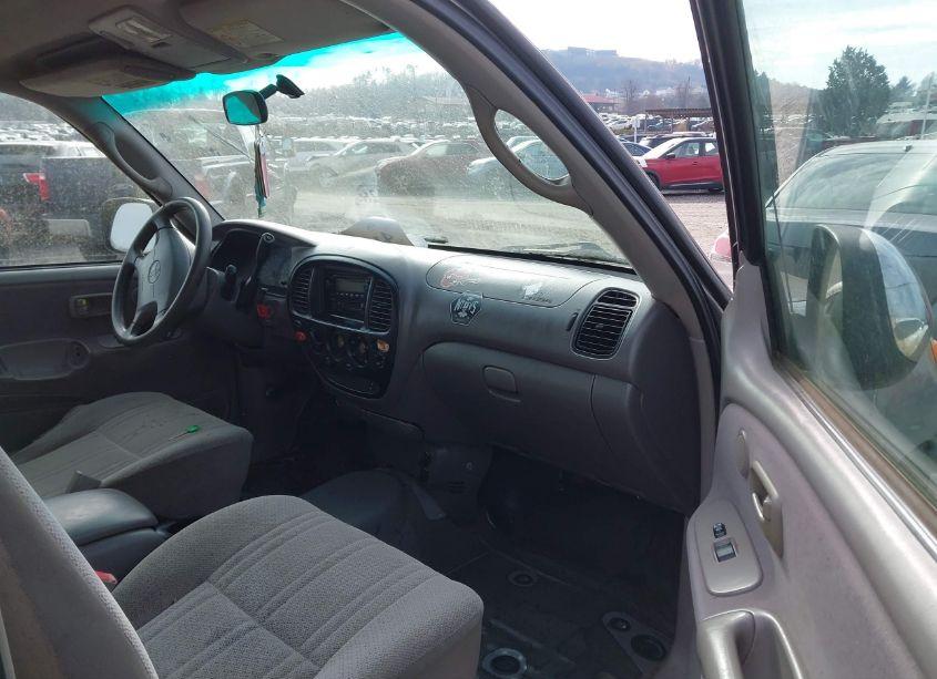 Photo 5 of 2000 Toyota Tundra SR5 V8 (VIN 5TBRT3412YS060849)