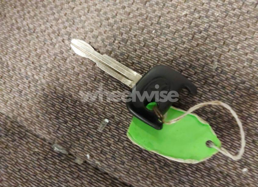 Photo 11 of 2001 Toyota Tundra SR5 V8 (VIN 5TBRT34131S169696)