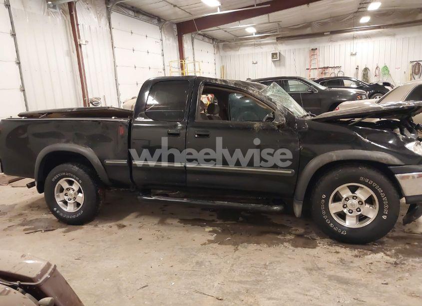 Photo 13 of 2001 Toyota Tundra SR5 V8 (VIN 5TBRT34131S169696)