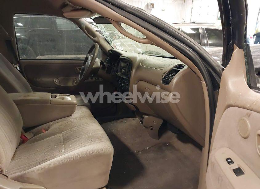 Photo 5 of 2001 Toyota Tundra SR5 V8 (VIN 5TBRT34131S169696)