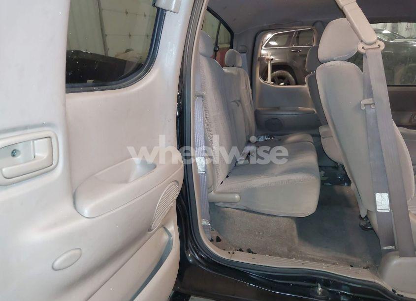 Photo 8 of 2001 Toyota Tundra SR5 V8 (VIN 5TBRT34131S169696)