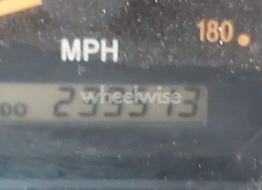 Photo 7 of 2001 Toyota Tundra SR5 V8 (VIN 5TBRT34131S193545)