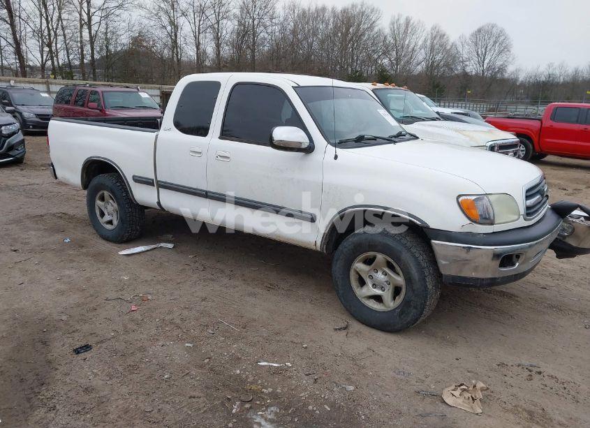 2002 Toyota Tundra SR5 V8 (VIN 5TBRT34132S244835) main photo