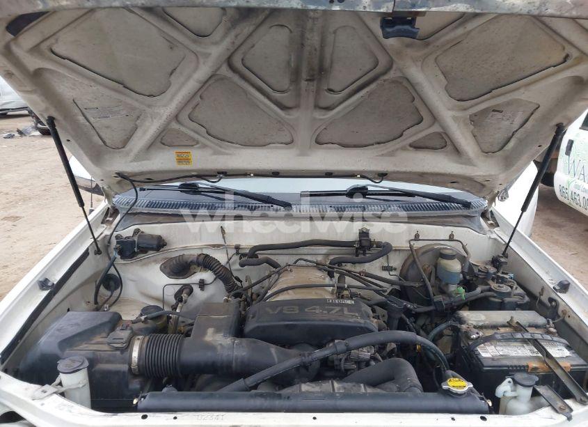 Photo 10 of 2002 Toyota Tundra SR5 V8 (VIN 5TBRT34132S244835)