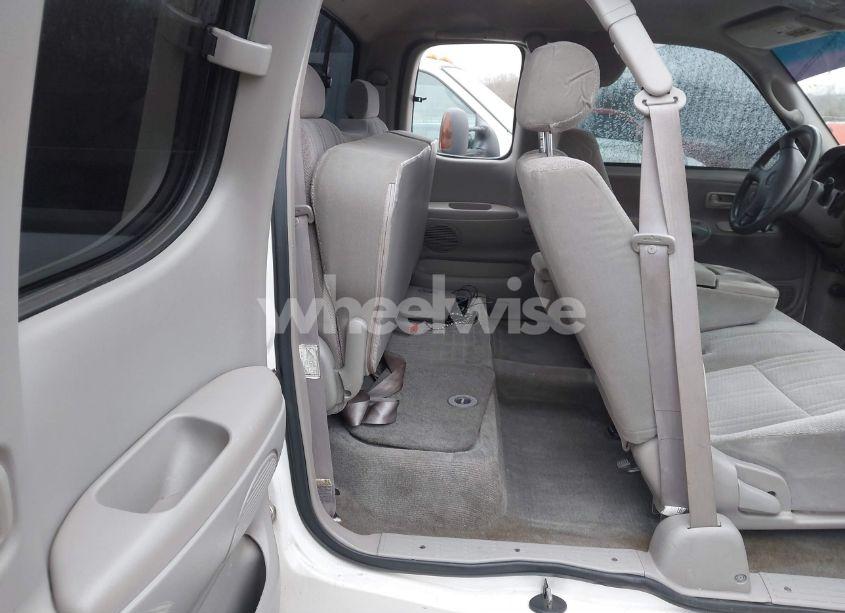 Photo 8 of 2002 Toyota Tundra SR5 V8 (VIN 5TBRT34132S244835)