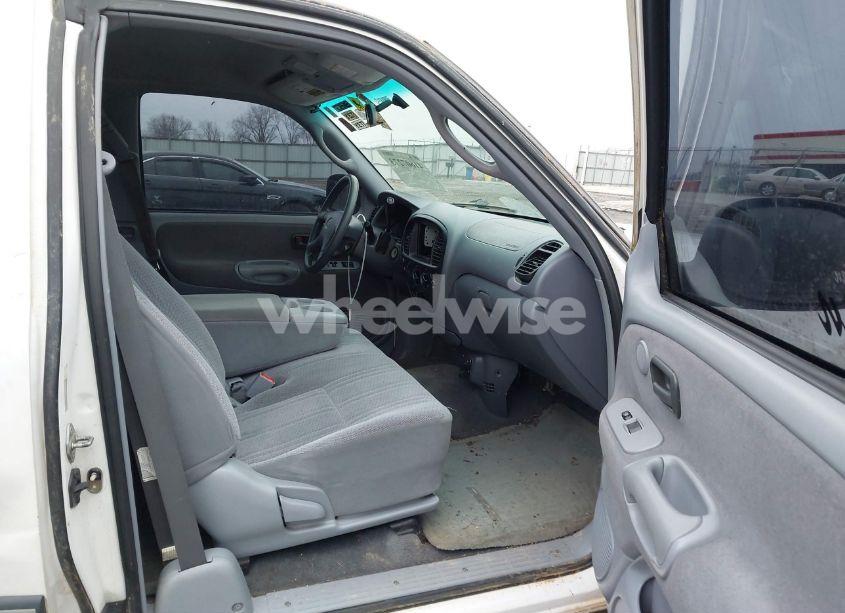 Photo 5 of 2002 Toyota Tundra SR5 V8 (VIN 5TBRT34132S284283)