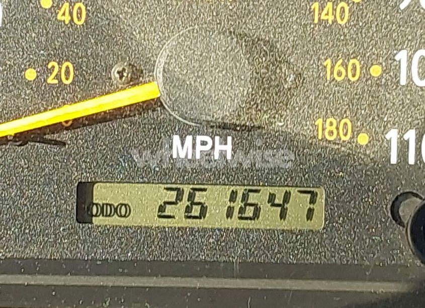 Photo 15 of 2004 Toyota Tundra SR5 V8 (VIN 5TBRT34134S445220)