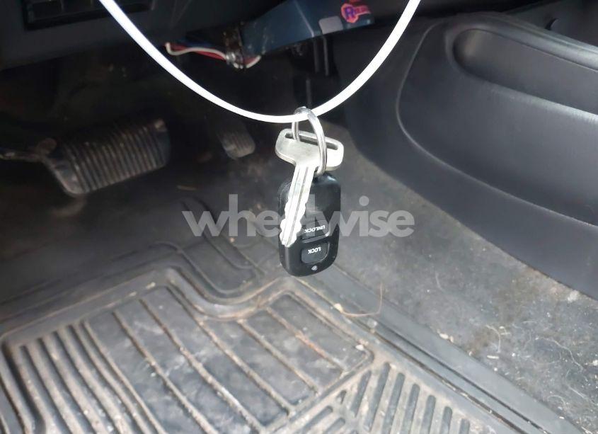 Photo 11 of 2004 Toyota Tundra SR5 V8 (VIN 5TBRT34134S446593)