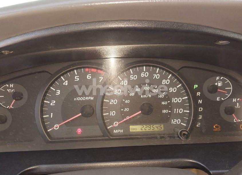 Photo 7 of 2005 Toyota Tundra SR5 V8 (VIN 5TBRT34135S458826)