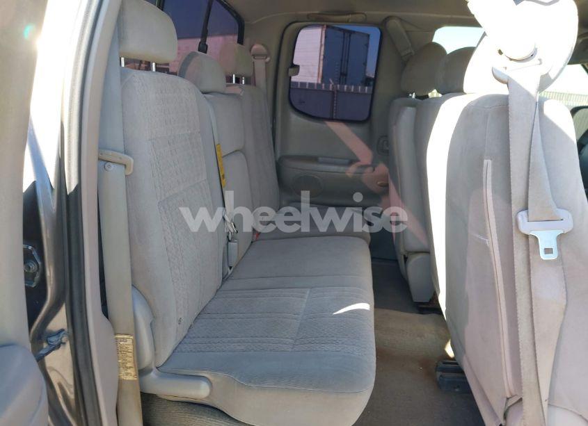 Photo 8 of 2005 Toyota Tundra SR5 V8 (VIN 5TBRT34135S458826)