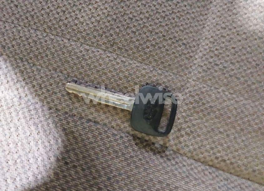 Photo 11 of 2001 Toyota Tundra SR5 V8 (VIN 5TBRT34141S180870)