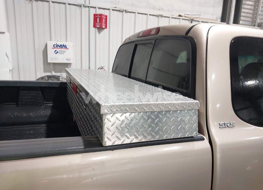 Photo 12 of 2001 Toyota Tundra SR5 V8 (VIN 5TBRT34141S180870)