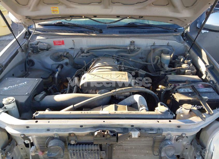 Photo 10 of 2001 Toyota Tundra SR5 V8 (VIN 5TBRT34141S198530)