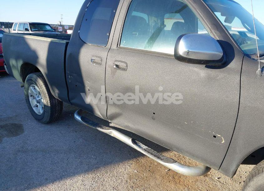 Photo 6 of 2001 Toyota Tundra SR5 V8 (VIN 5TBRT34141S198530)