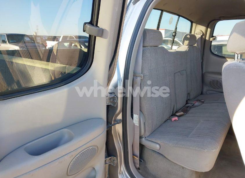 Photo 8 of 2001 Toyota Tundra SR5 V8 (VIN 5TBRT34141S198530)