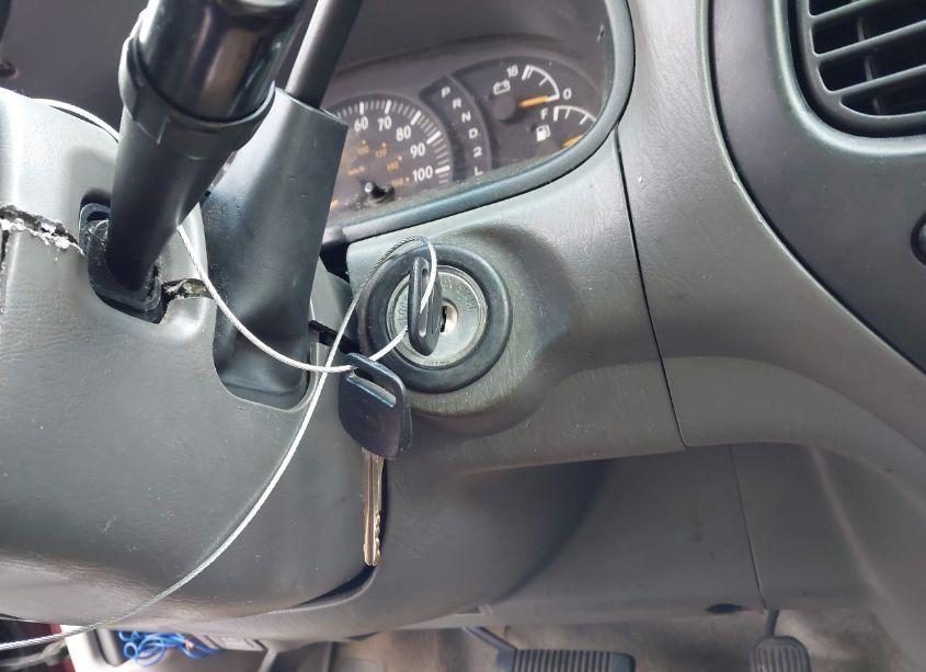 Photo 11 of 2002 Toyota Tundra SR5 V8 (VIN 5TBRT34142S241118)