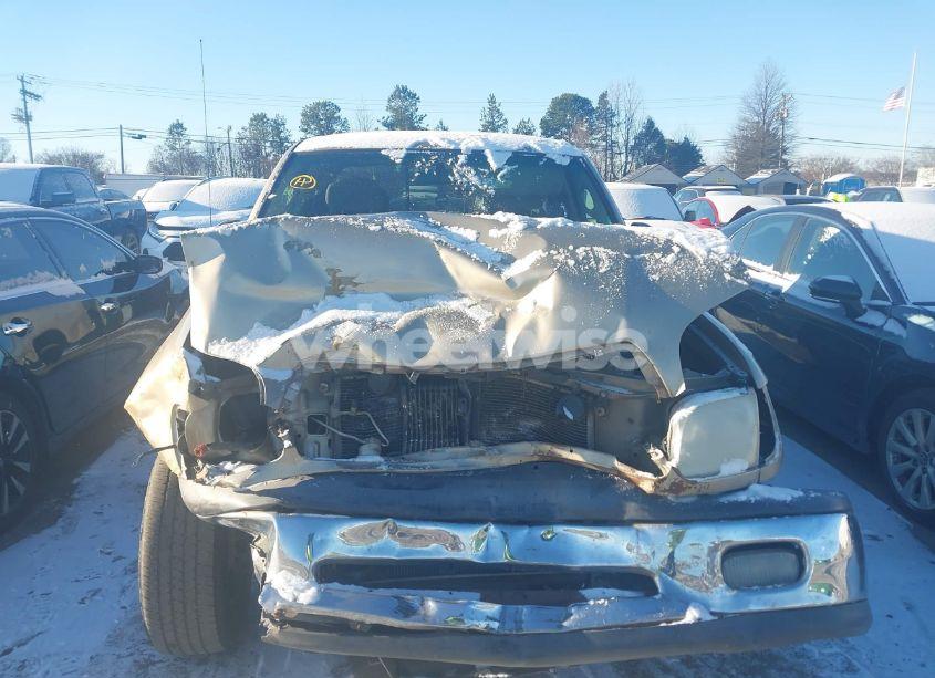 Photo 10 of 2002 Toyota Tundra SR5 V8 (VIN 5TBRT34142S246044)