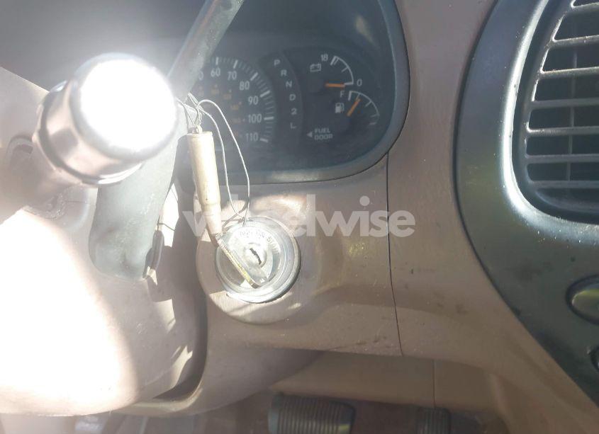 Photo 11 of 2002 Toyota Tundra SR5 V8 (VIN 5TBRT34142S246044)