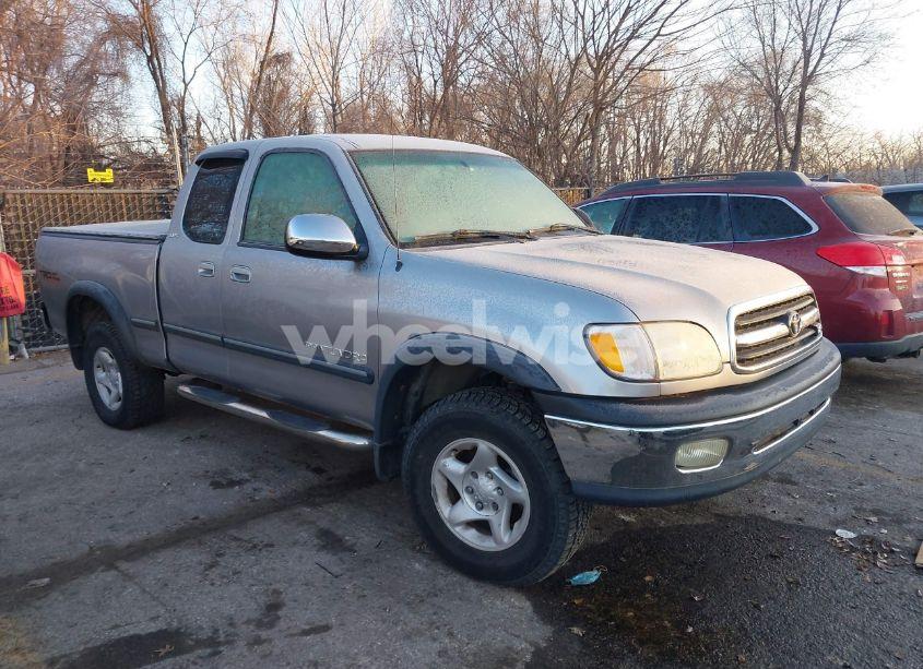 2002 Toyota Tundra SR5 V8 (VIN 5TBRT34142S279271) main photo
