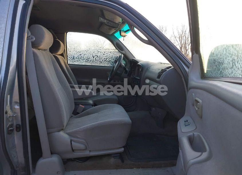 Photo 5 of 2002 Toyota Tundra SR5 V8 (VIN 5TBRT34142S279271)