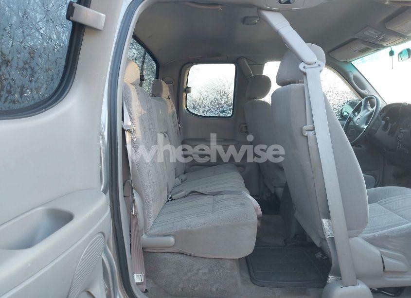 Photo 8 of 2002 Toyota Tundra SR5 V8 (VIN 5TBRT34142S279271)