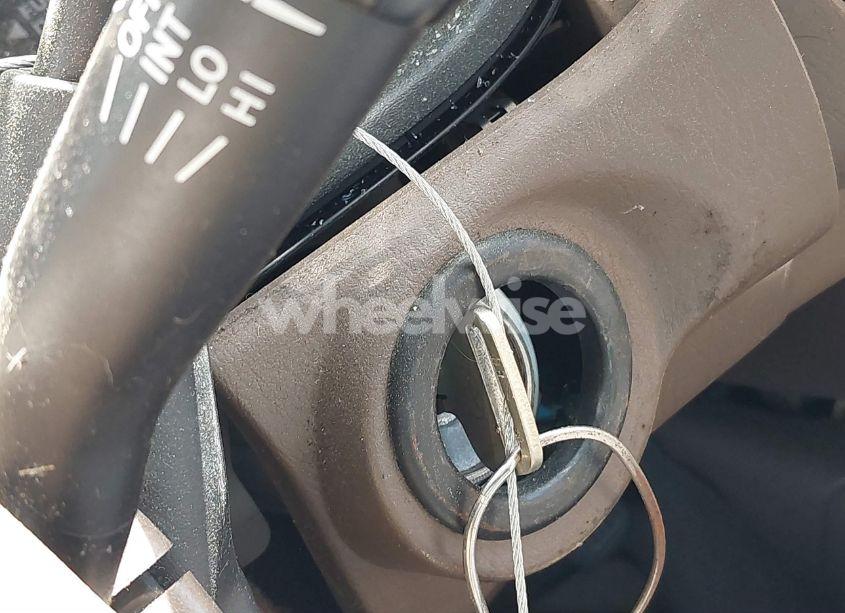 Photo 11 of 2003 Toyota Tundra SR5 V8 (VIN 5TBRT34143S411690)