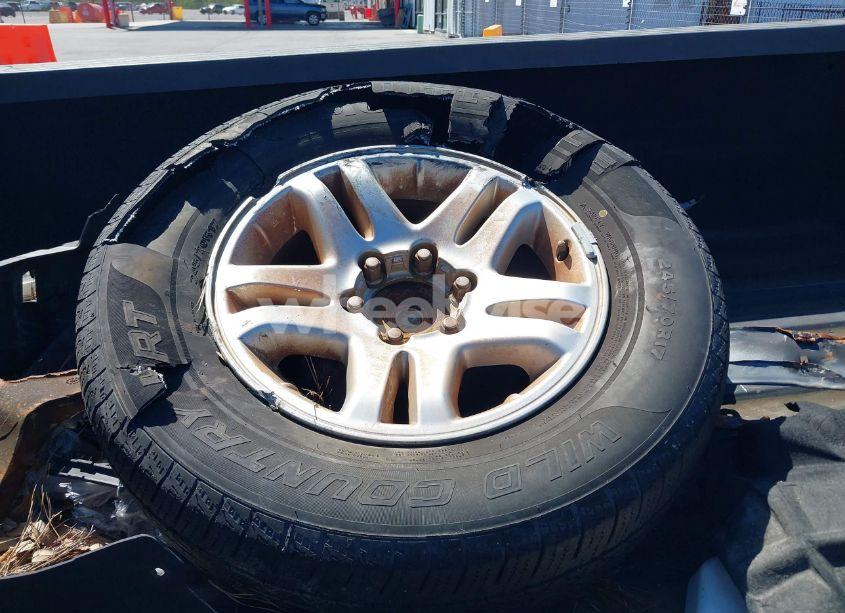 Photo 12 of 2003 Toyota Tundra SR5 V8 (VIN 5TBRT34143S411690)