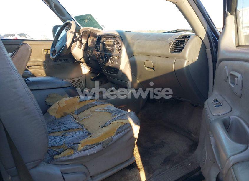 Photo 5 of 2004 Toyota Tundra SR5 V8 (VIN 5TBRT34144S455268)