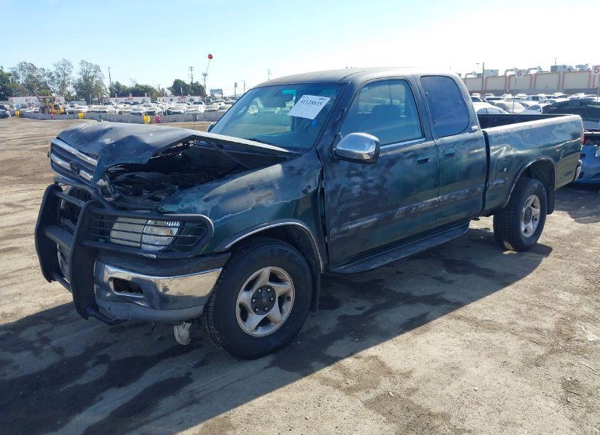 Photo 2 of 2000 Toyota Tundra SR5 V8 (VIN 5TBRT3414YS050601)