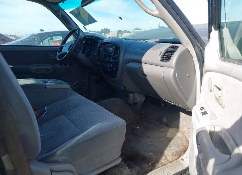 Photo 5 of 2000 Toyota Tundra SR5 V8 (VIN 5TBRT3414YS050601)