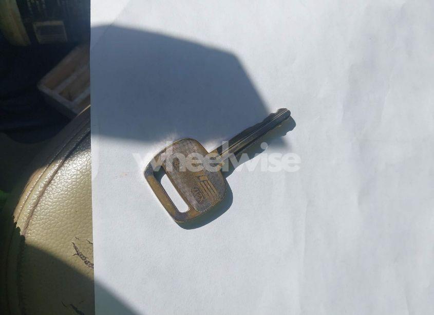 Photo 11 of 2001 Toyota Tundra SR5 V8 (VIN 5TBRT34151S216467)