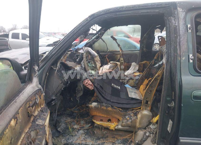 Photo 5 of 2001 Toyota Tundra SR5 V8 (VIN 5TBRT34151S216467)