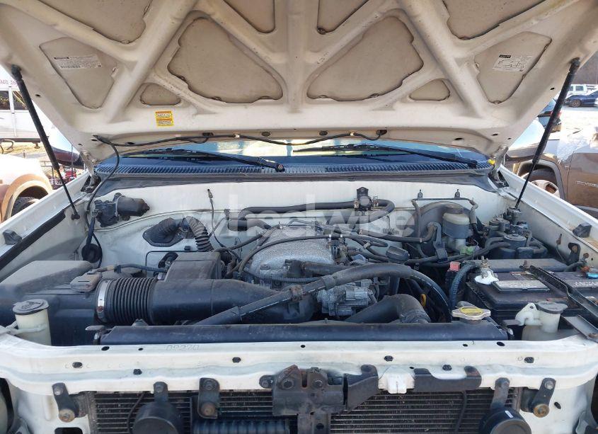 Photo 10 of 2002 Toyota Tundra SR5 V8 (VIN 5TBRT34152S249132)