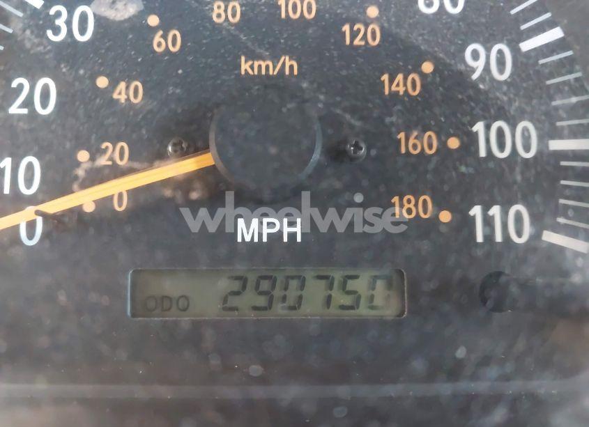 Photo 15 of 2002 Toyota Tundra SR5 V8 (VIN 5TBRT34152S249132)