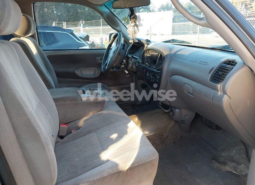 Photo 5 of 2002 Toyota Tundra SR5 V8 (VIN 5TBRT34152S249132)