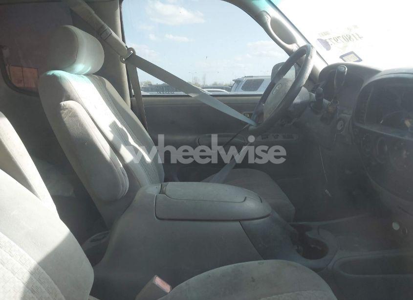 Photo 5 of 2003 Toyota Tundra SR5 V8 (VIN 5TBRT34153S340631)