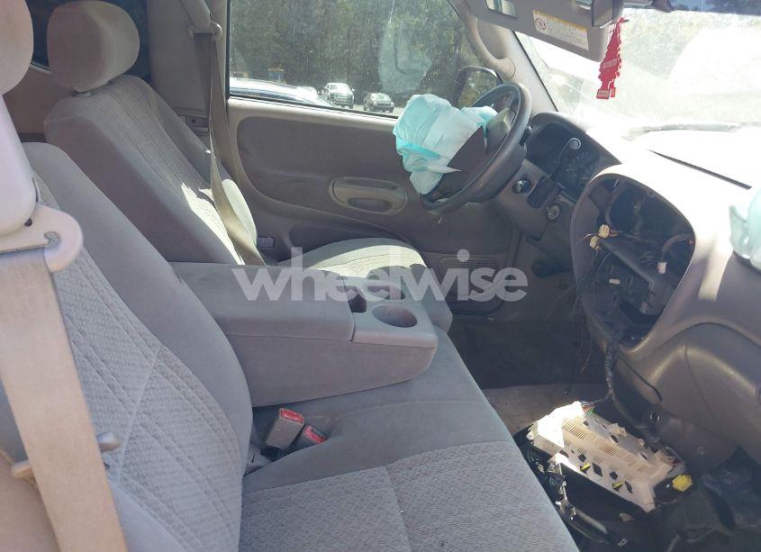 Photo 5 of 2003 Toyota Tundra SR5 V8 (VIN 5TBRT34153S361026)