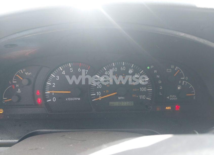 Photo 7 of 2003 Toyota Tundra SR5 V8 (VIN 5TBRT34153S361026)