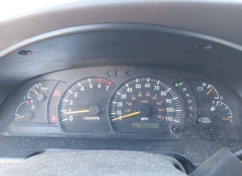 Photo 6 of 2002 Toyota Tundra SR5 V8 (VIN 5TBRT34162S305319)