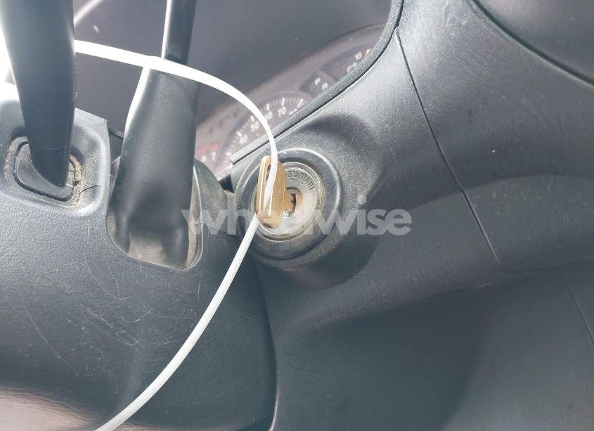 Photo 11 of 2003 Toyota Tundra SR5 V8 (VIN 5TBRT34163S352786)