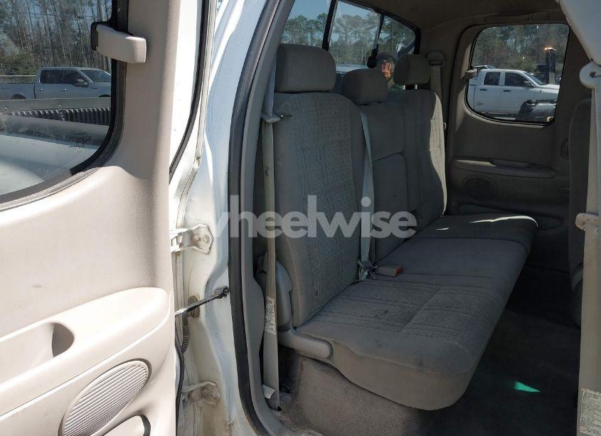 Photo 8 of 2005 Toyota Tundra SR5 V8 (VIN 5TBRT34165S457847)